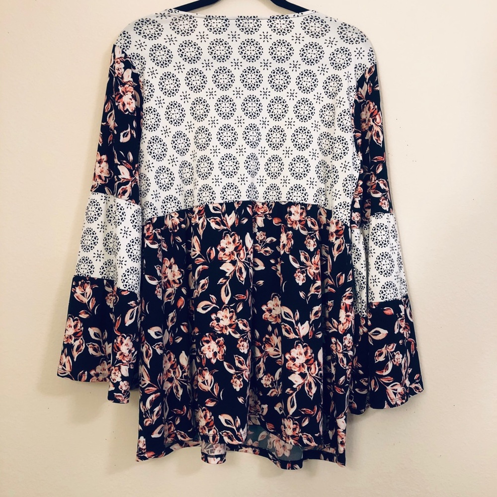NWT New direction Floral curvy blouse - Picture 2 of 8
